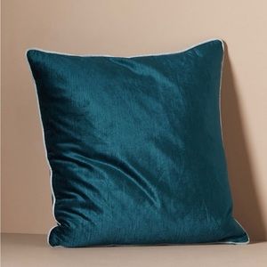 Anthropologie Adelina Velvet square Accent pillows in Teal, set of 2, 22x22”